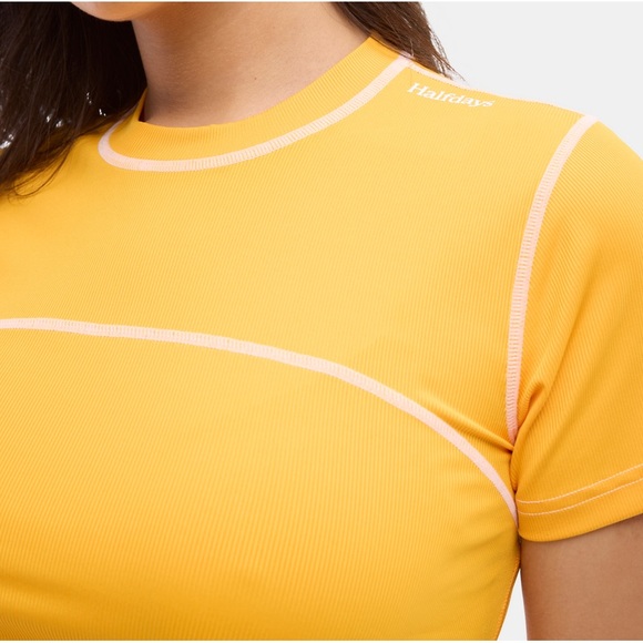 NWT Halfdays Women's Mollie Performance Short Sleeve T-Shirt. Size XL. - Picture 3 of 9